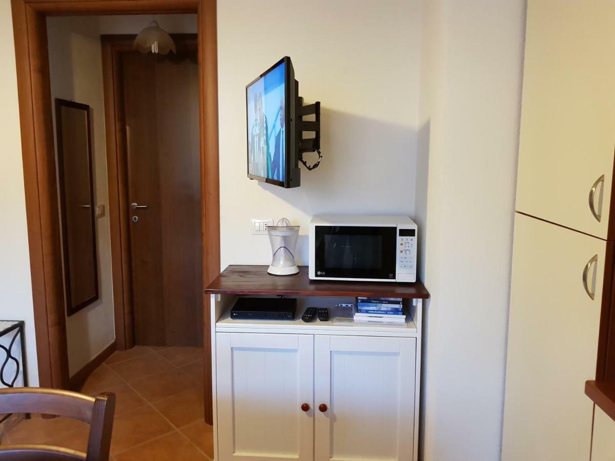 Borgo Lu Canali Da Gavino Apartment Badesi Exterior photo